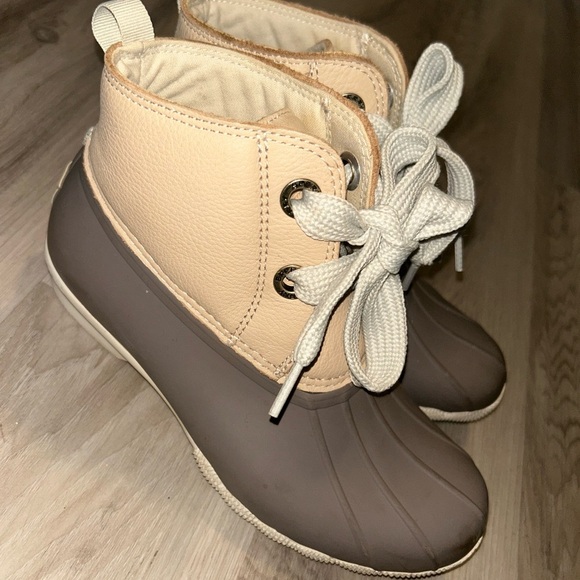 Sperry Tan and Cream Footwear - Picture 1 of 7